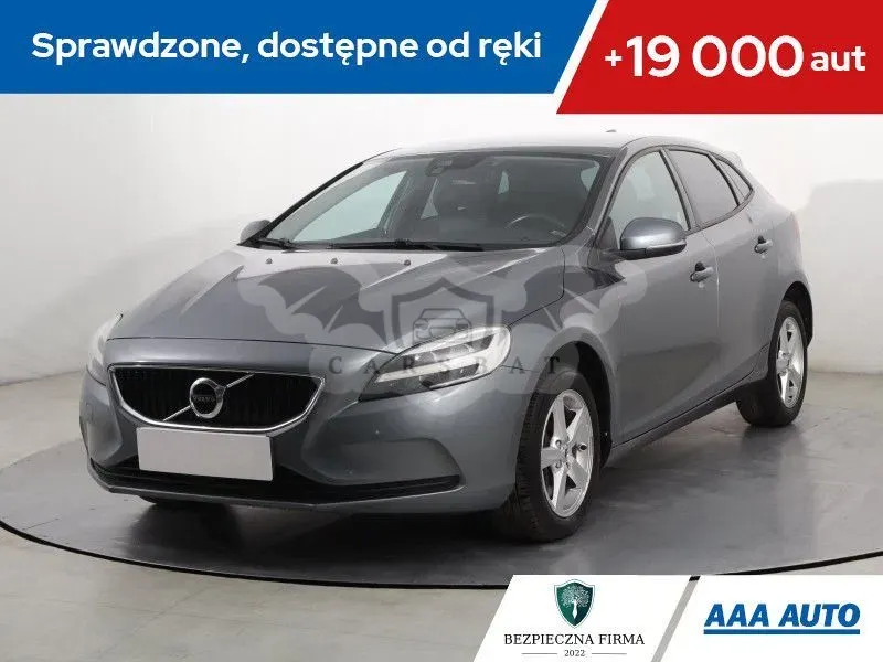 Volvo V40 II 2016