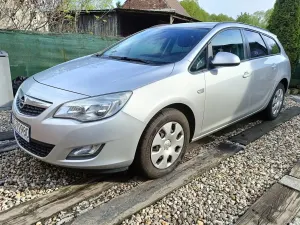 Opel Astra J 1.7 CDTI 2011
