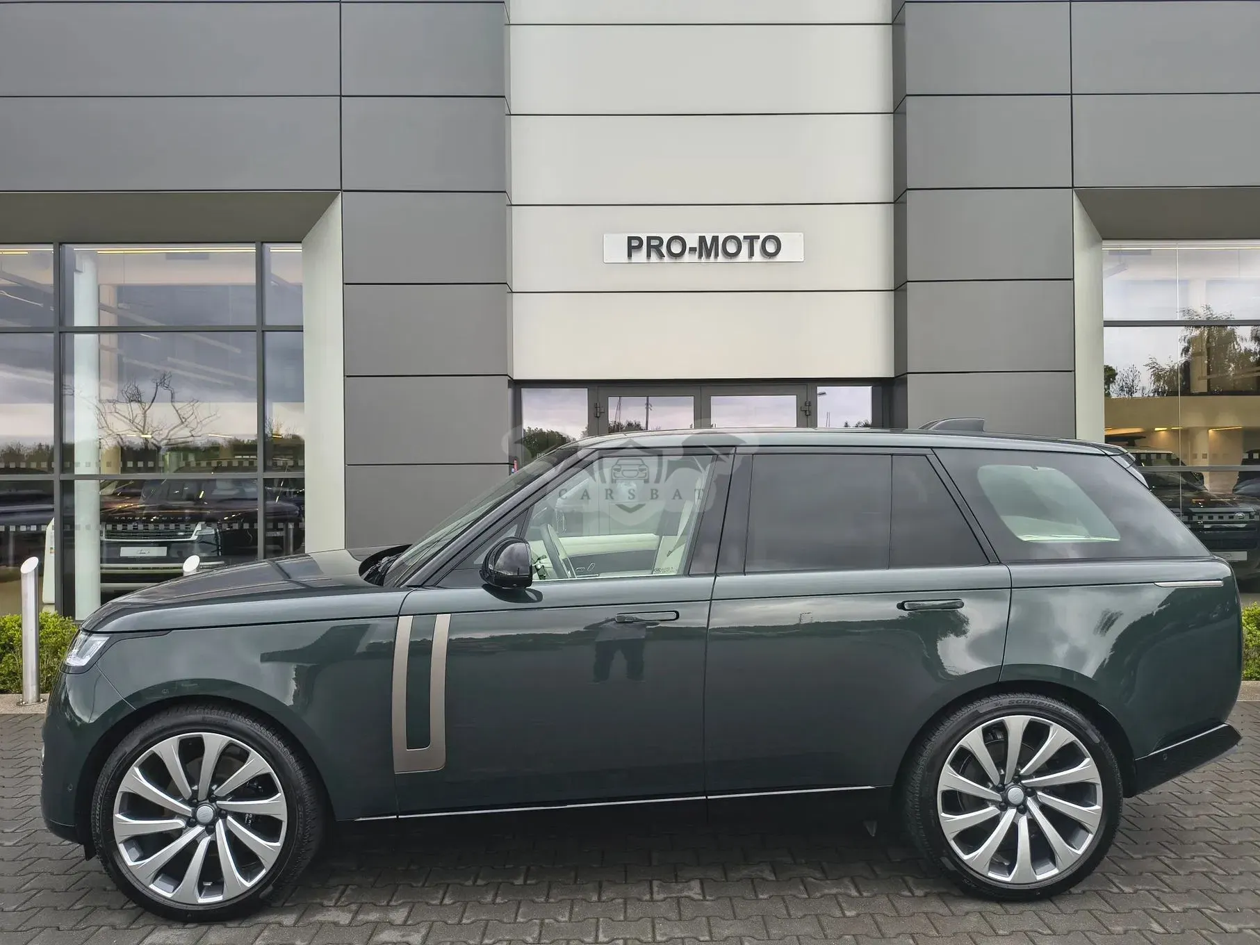 Land Rover Range Rover V 3.0 D300 mHEV HSE 2025