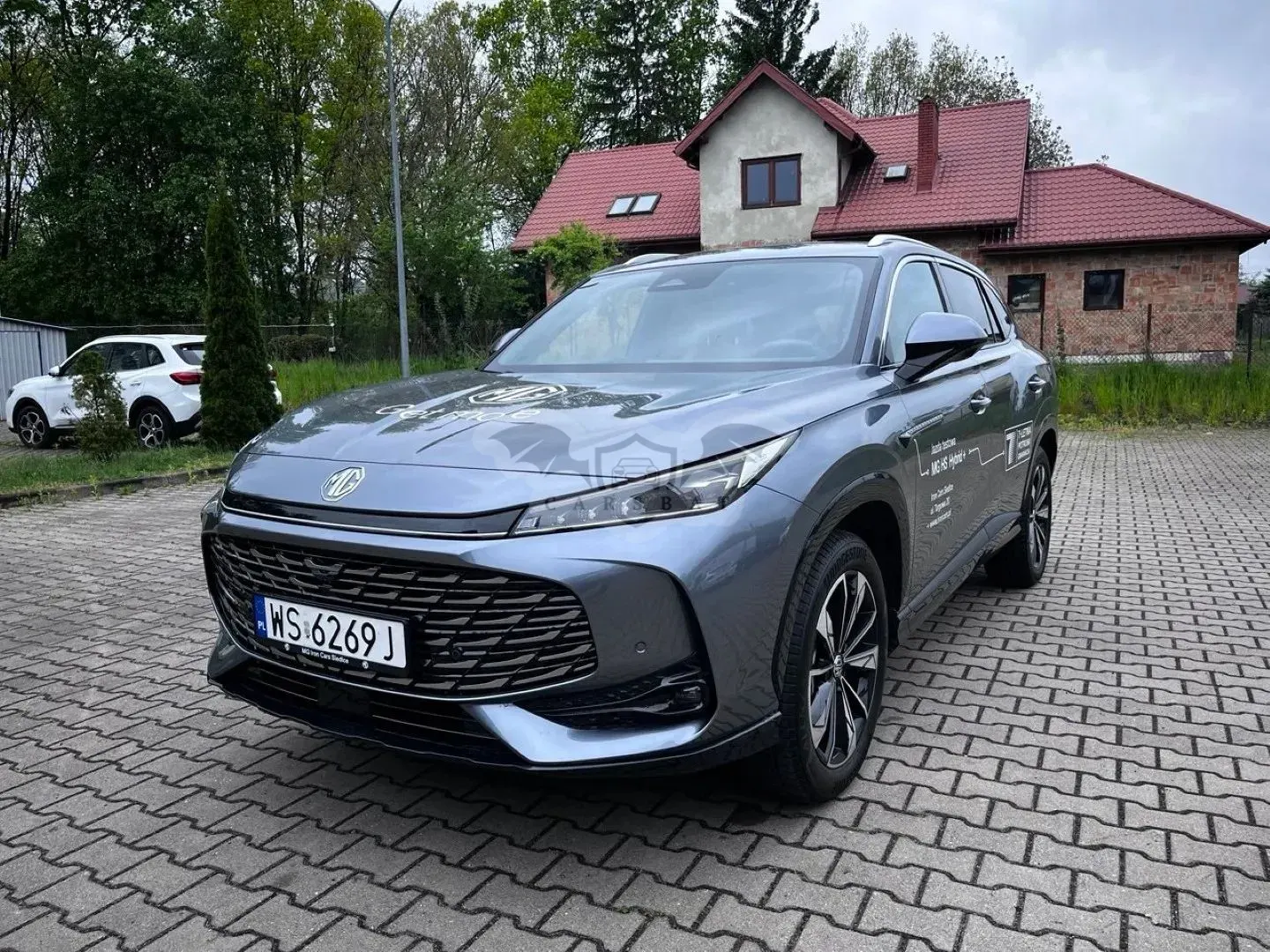 MG HS 2025