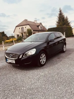 Volvo V60 I T3 Momentum 2012