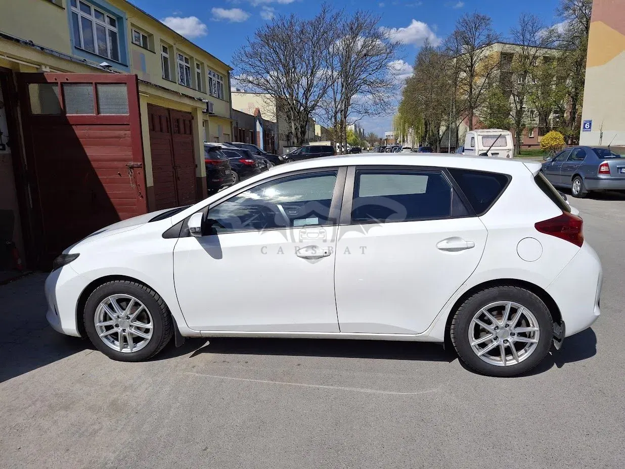 Toyota Auris II 1.33 VVT-i Active 2014