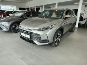 MG HS 2025