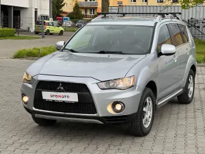 Mitsubishi Outlander II 2.0 2WD Invite 2011