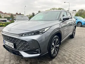 MG HS 2025