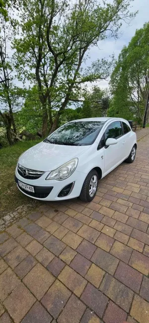 Opel Corsa D 1.2 16V Edition / Active 2011