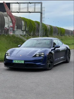 Porsche Taycan 2021