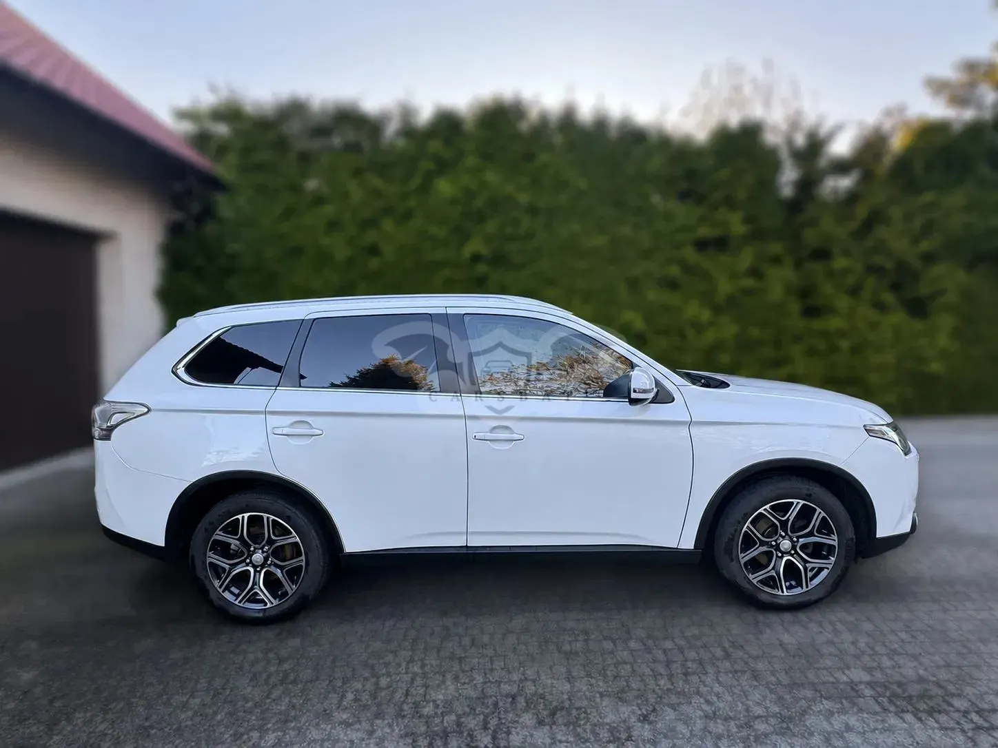 Mitsubishi Outlander III 2.0 Instyle Navi 4WD CVT 2014