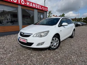 Opel Astra J 2011