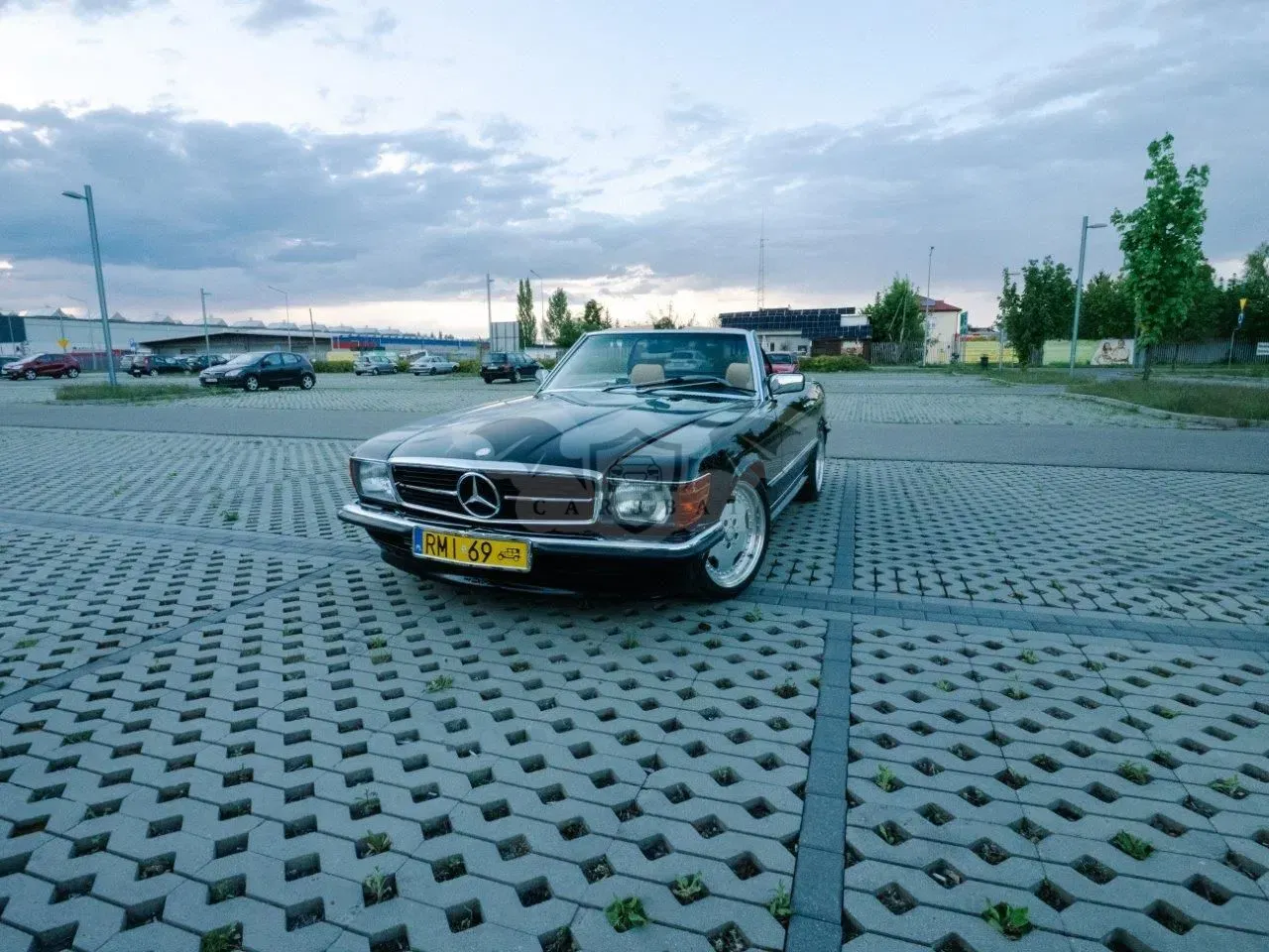 Mercedes-Benz SL R107 1985