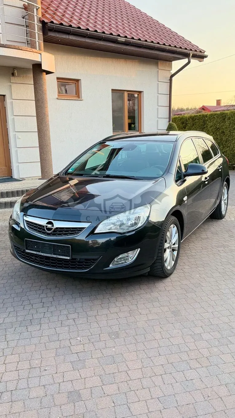 Opel Astra J 1.7 CDTI DPF 150 Jahre 2012