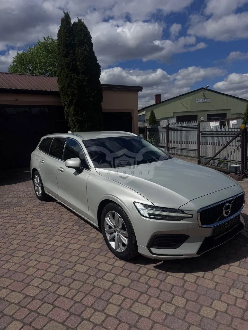 Volvo V60 II D4 Momentum Pro 2020