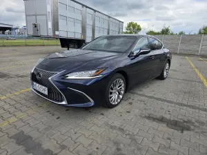 Lexus ES ver-300h-omotenashi 2019