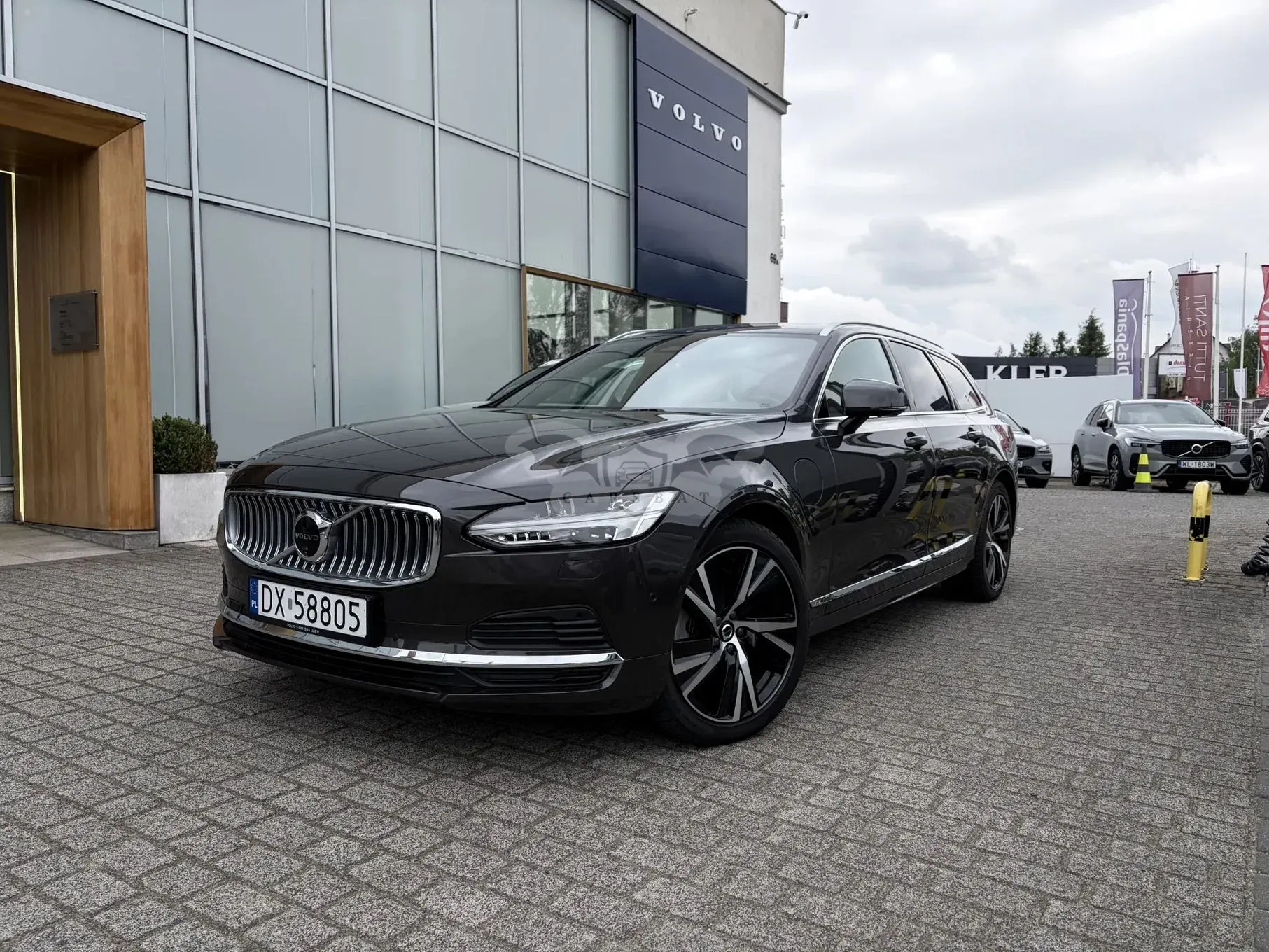 Volvo V90 2025