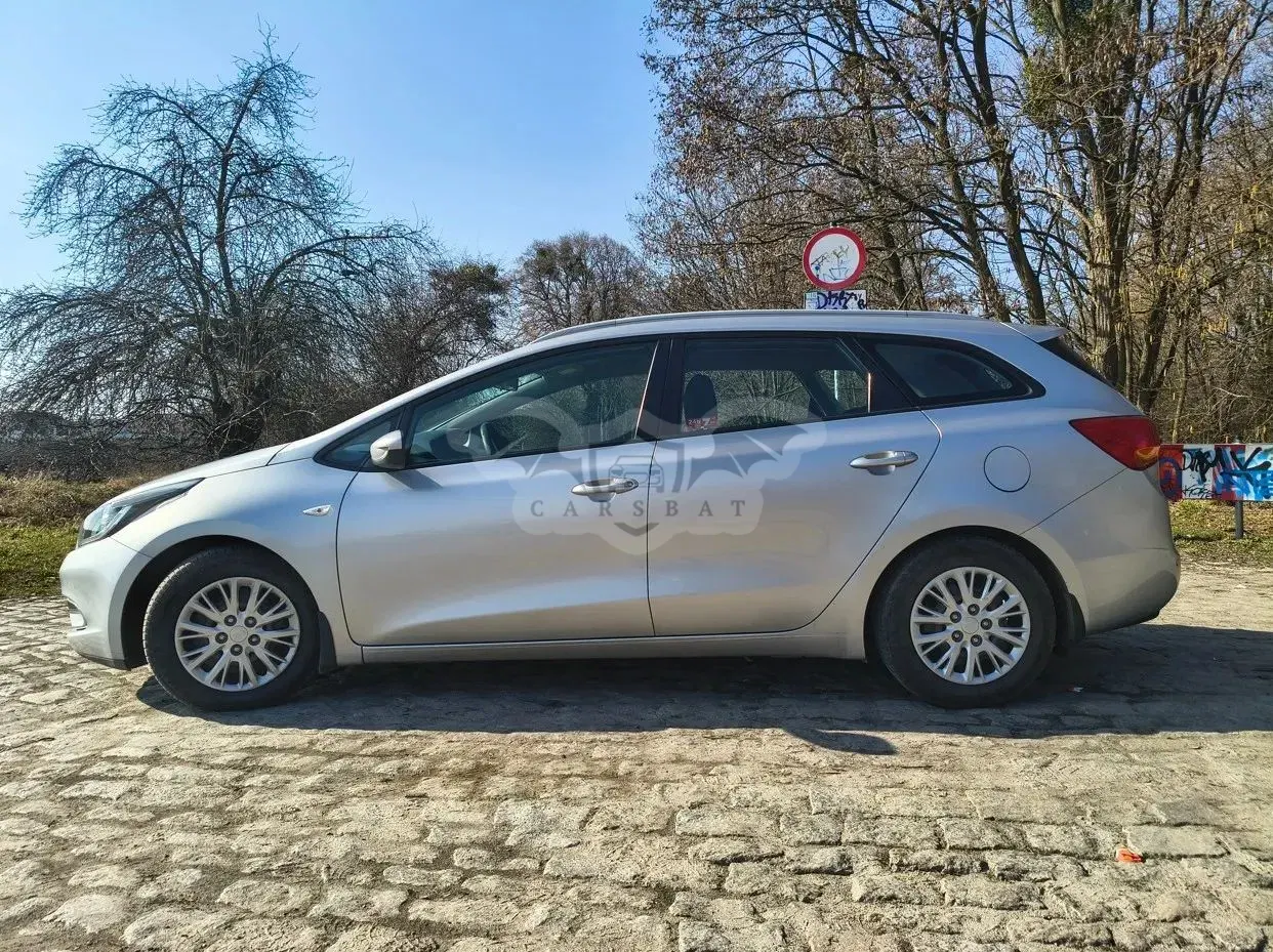 Kia Ceed II 1.6 CRDi M 2013