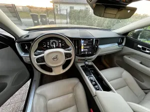 Volvo XC60 II T5 Momentum Pro 2019