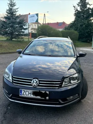 Volkswagen Passat B7 2.0 TDI DPF DSG Highline 2012
