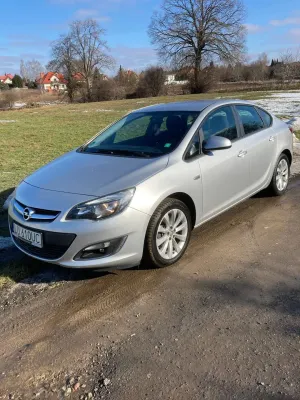 Opel Astra J 1.4 Turbo 2012