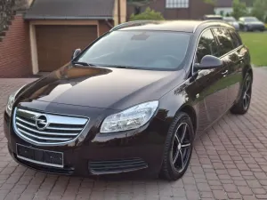 Opel Insignia A 1.6 Turbo Design Edition 2011