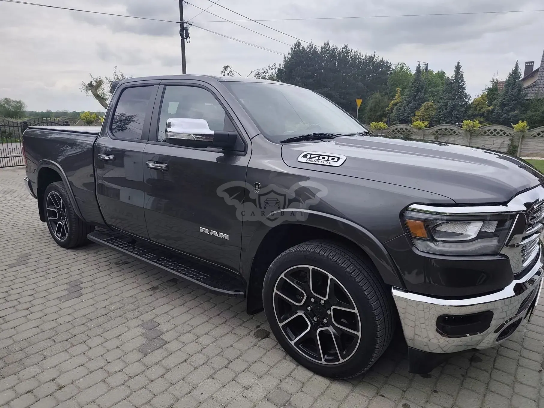 RAM 1500 5.7 Quad Cab Laramie 2019