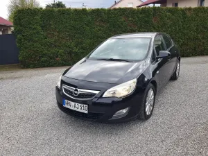 Opel Astra J 2009