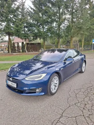 Tesla Model S 2018