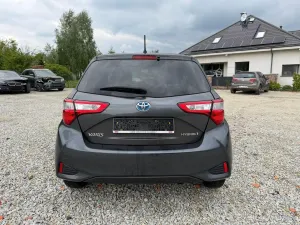 Toyota Yaris III Hybrid 100 Life 2020