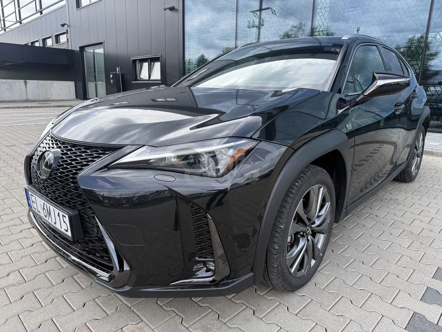 Lexus UX 300h F Sport Design 2025
