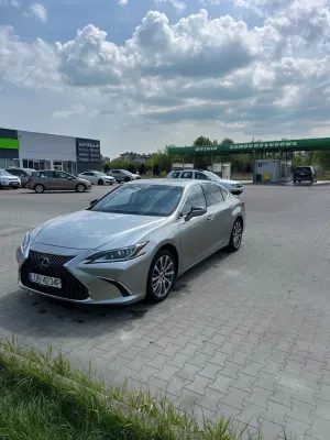 Lexus ES 300h Business Edition 2021