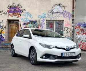 Toyota Auris II 1.8 HSD Luna 2015