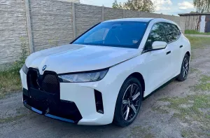 BMW iX xDrive45 2025