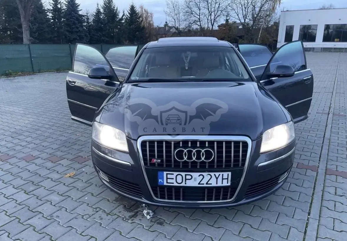Audi A8 D3 4.2 L Quattro 2004