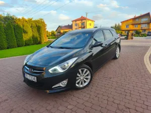 Hyundai i40 Kombi blue 1.6 Trend 2014