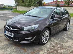 Opel Astra J 2012