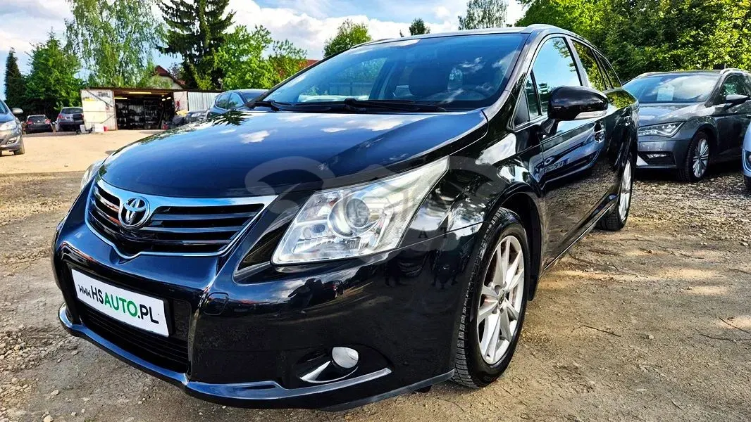 Toyota Avensis III Touring Sports 1.8 Executive 2011