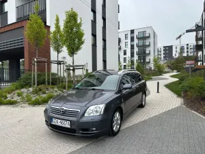 Toyota Avensis II 2.2 D-CAT Sol 2006