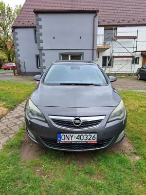 Opel Astra J 2.0 CDTI Sport 2011
