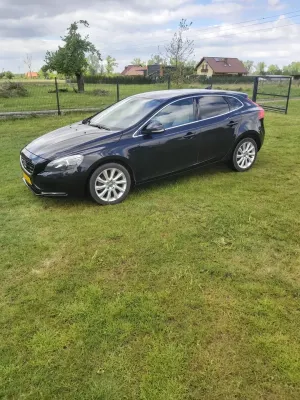Volvo V40 II D2 Summum 2013