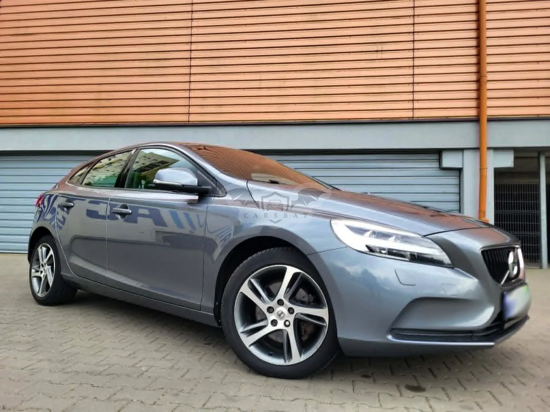 Volvo V40 II T2 Momentum 2017