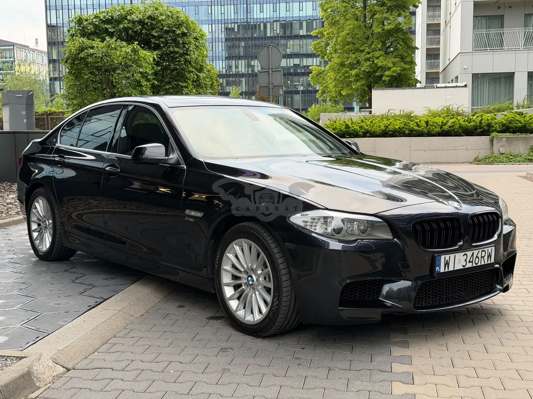 BMW 5 Series F10/F11 528i xDrive 2011