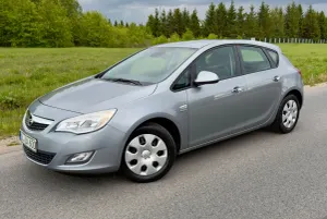 Opel Astra J 1.6 Edition 2011