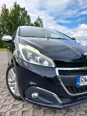 Peugeot 208 I PureTech 82 Allure 2016