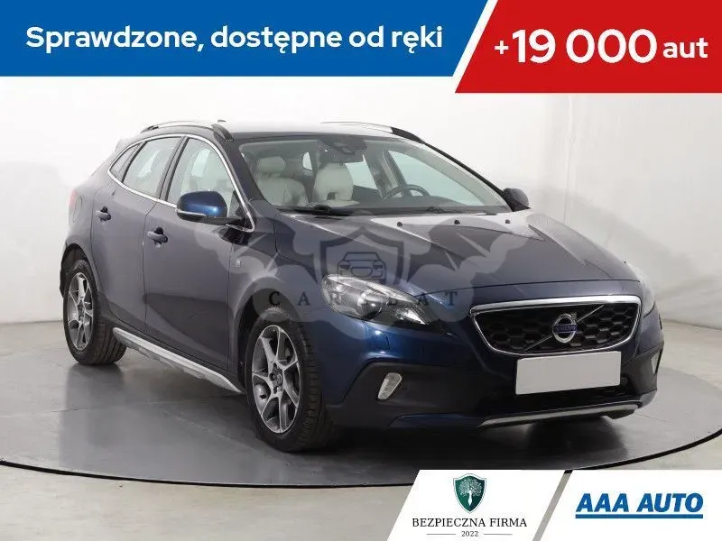 Volvo V40 II 2015