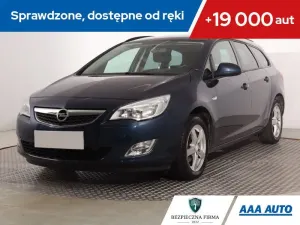 Opel Astra J 2011
