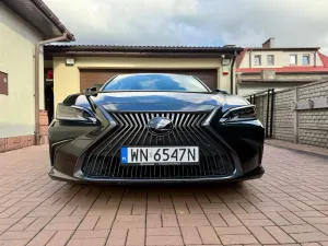 Lexus ES 300h Omotenashi 2020