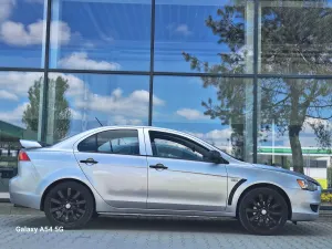 Mitsubishi Lancer IX 1.5 Inform 2010