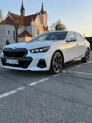 BMW 5 Series G60 520i mHEV Luxury Line sport 2024