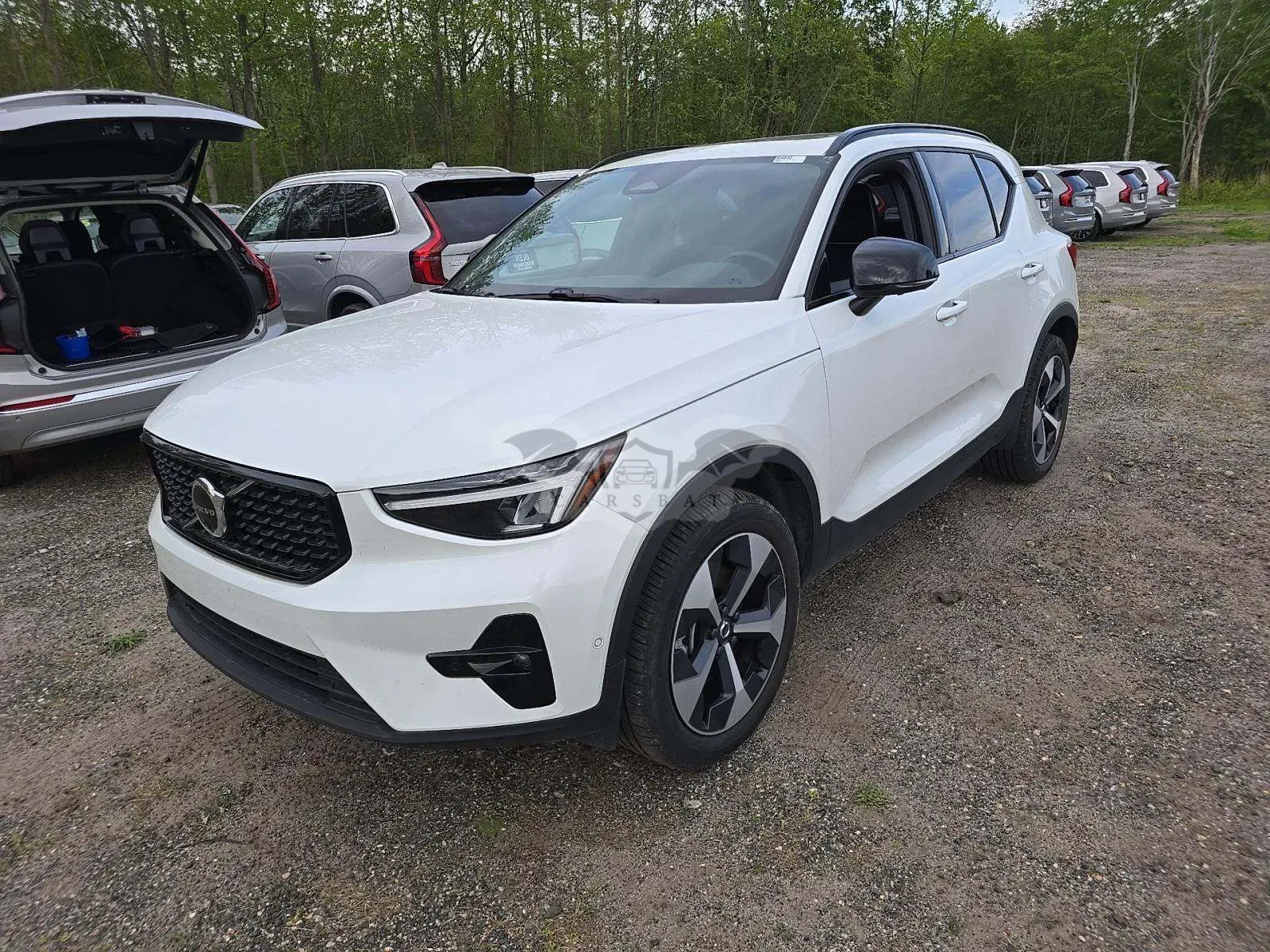 Volvo XC40 2025