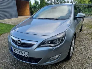 Opel Astra J 1.7 CDTI DPF Sport 2011