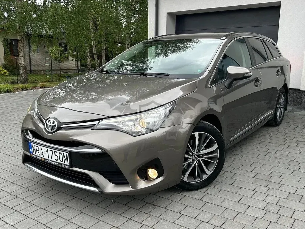 Toyota Avensis III Touring Sports 1.8 Multidrive S Executive 2017